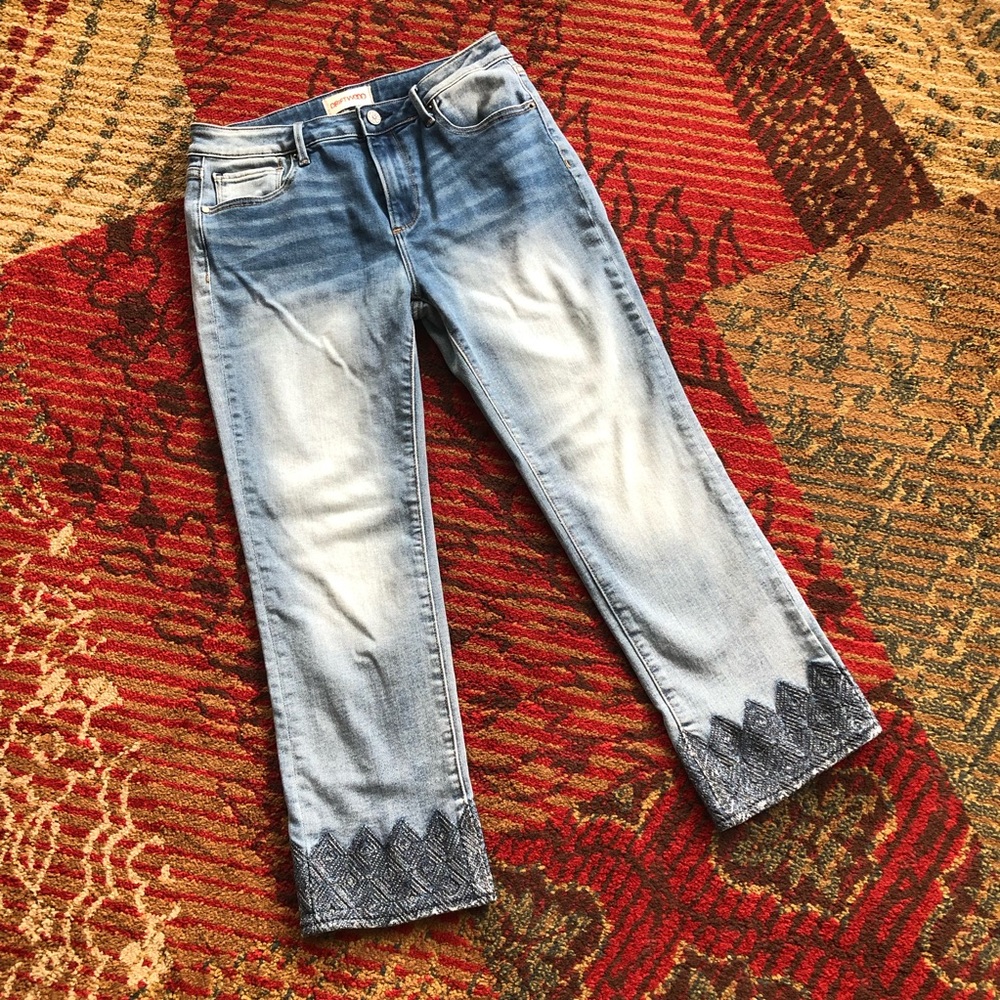 DRIFTWOOD cropped embroidered cuff jeans women’s size 29